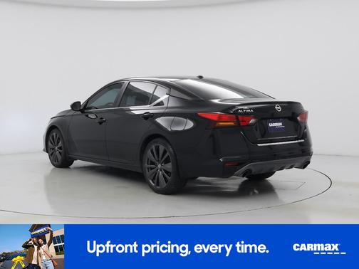 Black 2021 Nissan Altima SR