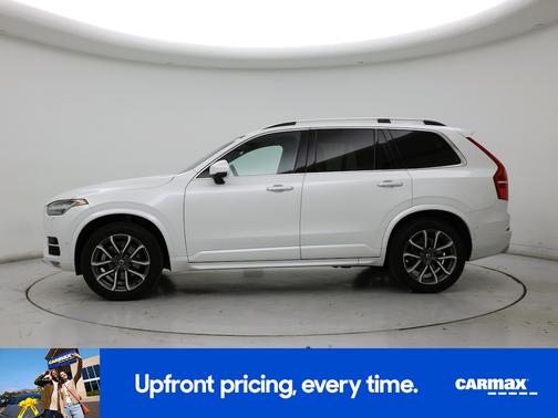 White 2017 Volvo XC90 T6 Momentum