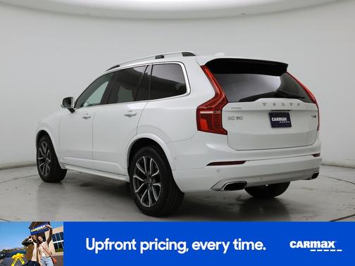 White 2017 Volvo XC90 T6 Momentum