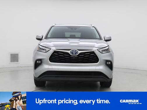 Silver 2021 Toyota Highlander Hybrid Limited