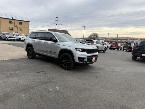 2022 Jeep Grand Cherokee L Altitude