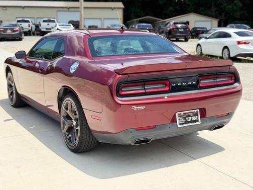 2017 Dodge Challenger SXT
