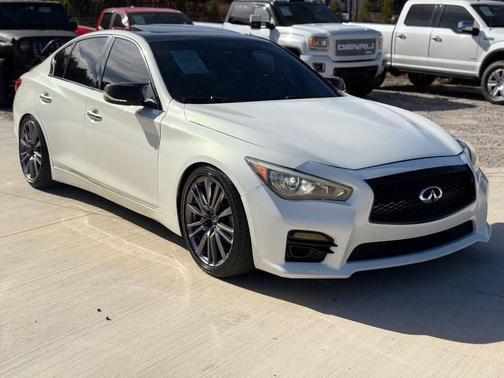 2015 INFINITI Q50 Sport