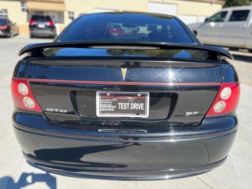 2004 Pontiac GTO Base 2dr Coupe