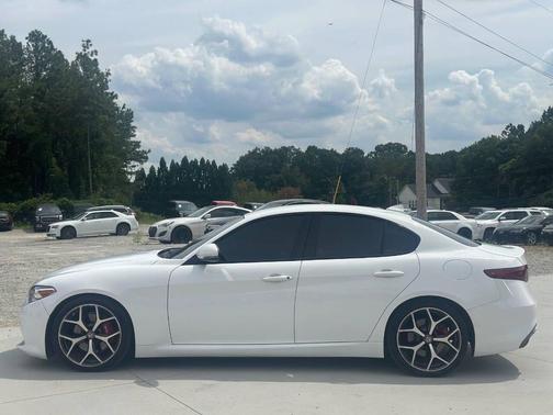 2019 Alfa Romeo Giulia Sport