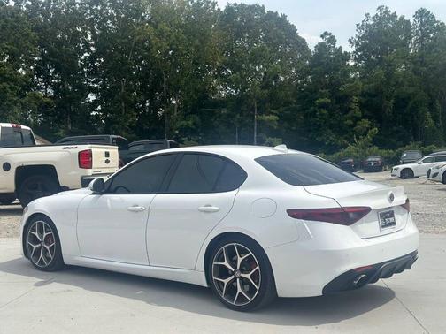 2019 Alfa Romeo Giulia Sport