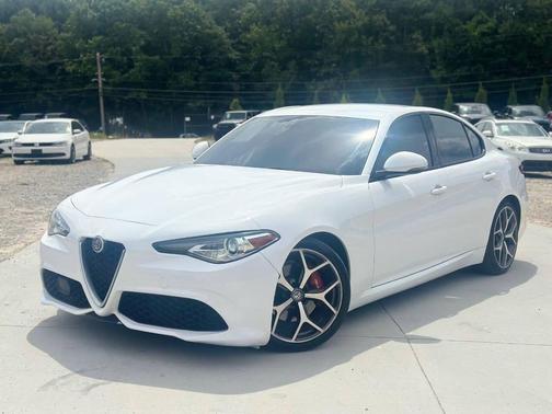 2019 Alfa Romeo Giulia Sport