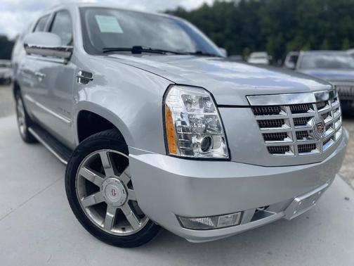 Radiant Silver Metallic 2013 Cadillac Escalade Luxury