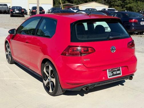 2015 Volkswagen Golf GTI 2.0T S 4-Door