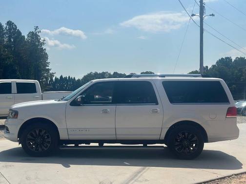 2015 Lincoln Navigator Base