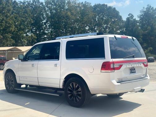 2015 Lincoln Navigator Base