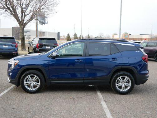 Marine Metallic 2023 GMC Terrain SLE