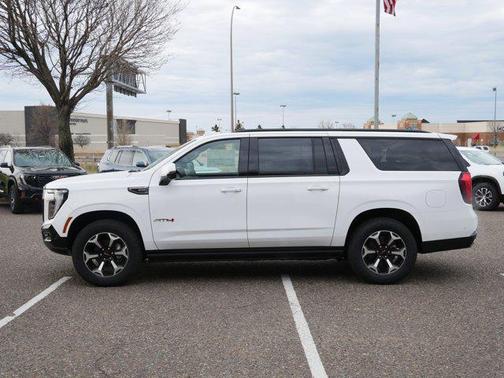 2025 GMC Yukon XL 4WD AT4
