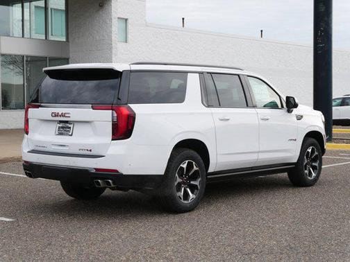 2025 GMC Yukon XL 4WD AT4