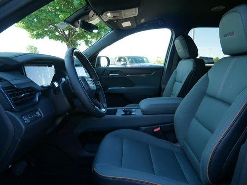 2025 GMC Acadia AWD AT4