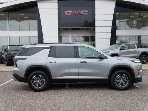 2024 Chevrolet Traverse LT