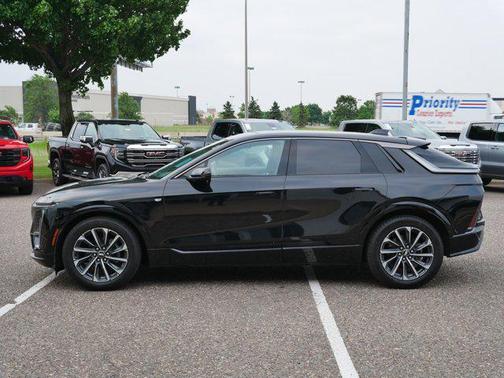 2024 Cadillac LYRIQ Sport