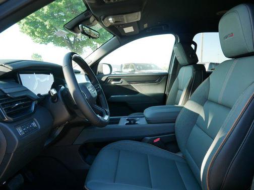 2025 GMC Acadia AWD AT4
