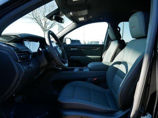 2025 GMC Acadia AWD AT4
