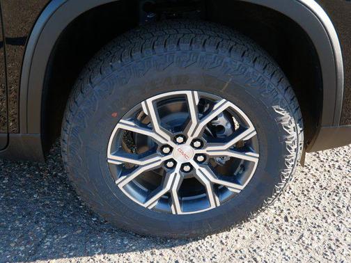 2025 GMC Acadia AWD AT4