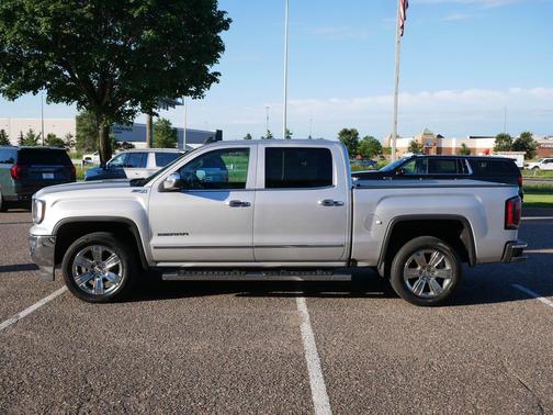 Quicksilver Metallic 2017 GMC Sierra 1500 SLT