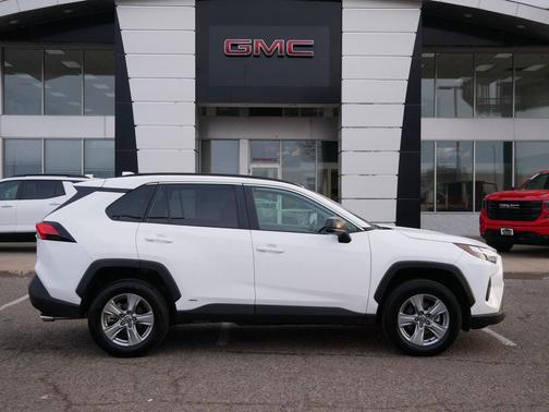 Ice Cap 2025 Toyota RAV4 Hybrid SE