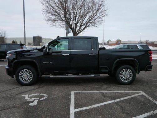 2022 Chevrolet Silverado 3500 High Country