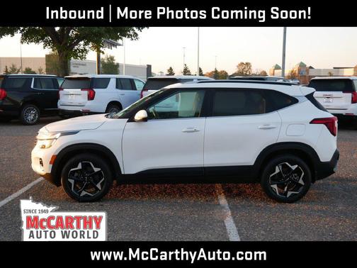 Snow White Pearl 2024 Kia Seltos EX