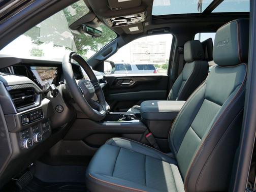 Onyx Black 2026 GMC Yukon 4WD AT4