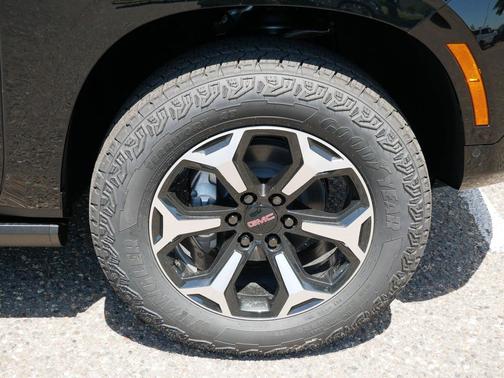 Onyx Black 2026 GMC Yukon 4WD AT4