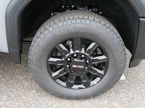 2025 GMC Sierra 2500 AT4