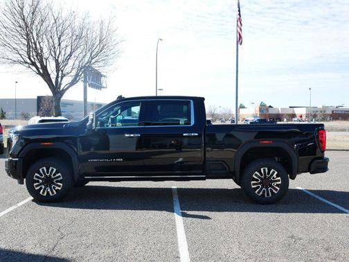 2025 GMC Sierra 3500 Denali