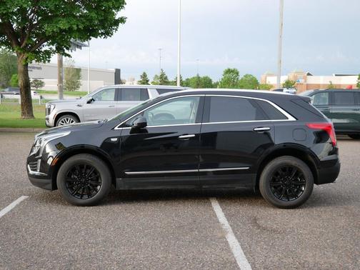 Stellar Black Metallic 2018 Cadillac XT5 Luxury