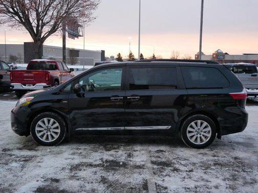 2017 Toyota Sienna XLE