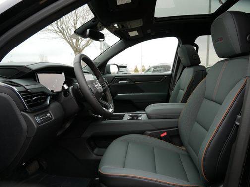 2025 GMC Acadia AWD AT4
