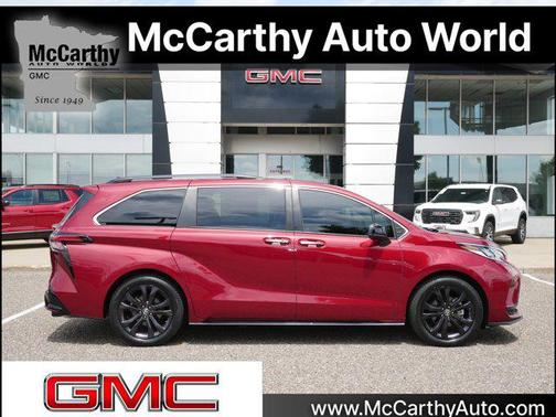 2022 Toyota Sienna XSE 7 Passenger