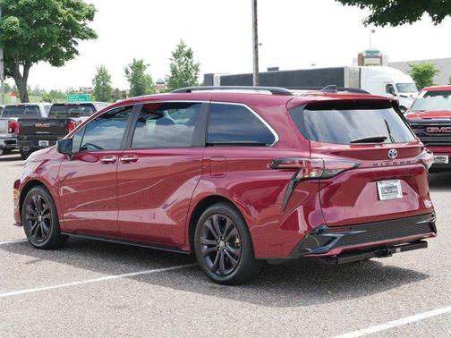 2022 Toyota Sienna XSE 7 Passenger