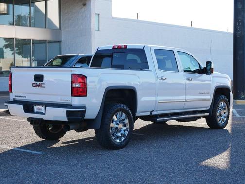 White Frost Tricoat 2018 GMC Sierra 2500 Denali
