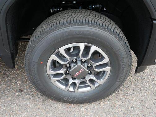 2025 GMC Sierra 2500 SLT