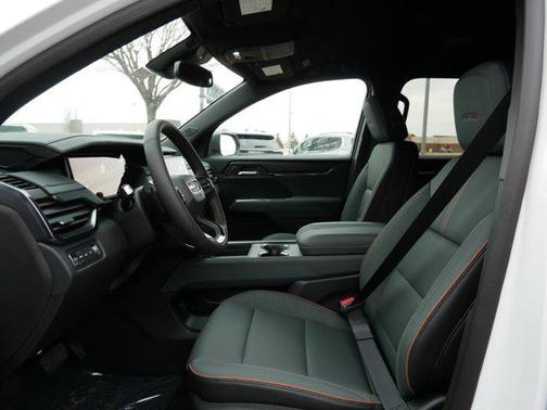 2025 GMC Acadia AWD AT4