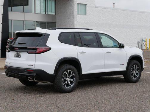2025 GMC Acadia AWD AT4