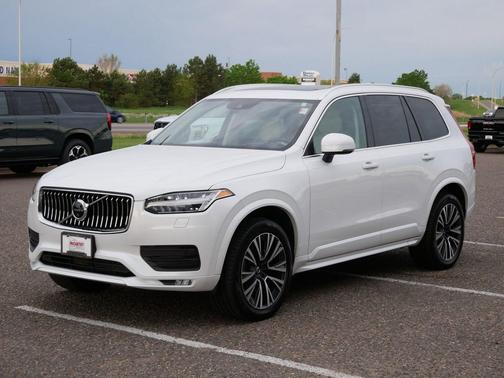 Crystal White Metallic 2020 Volvo XC90 T6 Momentum
