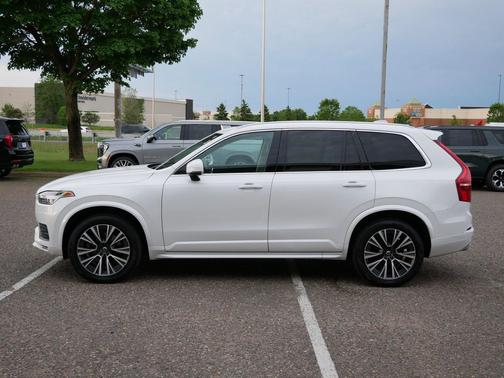 Crystal White Metallic 2020 Volvo XC90 T6 Momentum