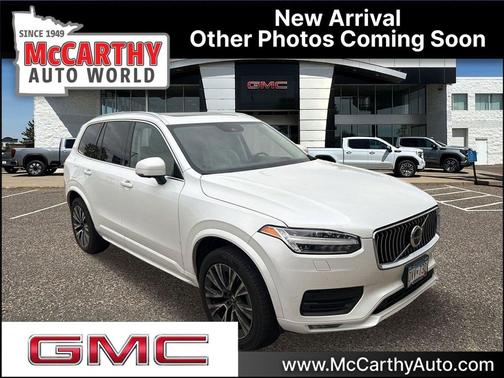 Crystal White Metallic 2020 Volvo XC90 T6 Momentum