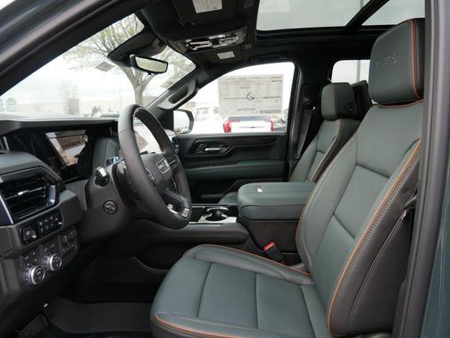 Midnight Pine 2026 GMC Yukon XL 4WD AT4