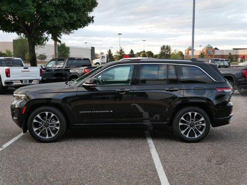 2022 Jeep Grand Cherokee Overland