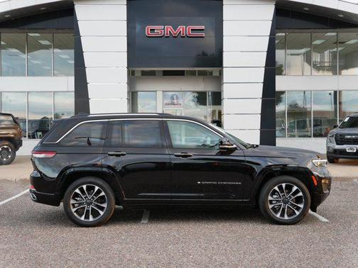 2022 Jeep Grand Cherokee Overland