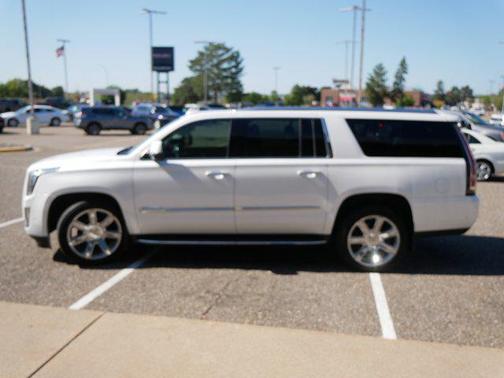 2018 Cadillac Escalade ESV Luxury