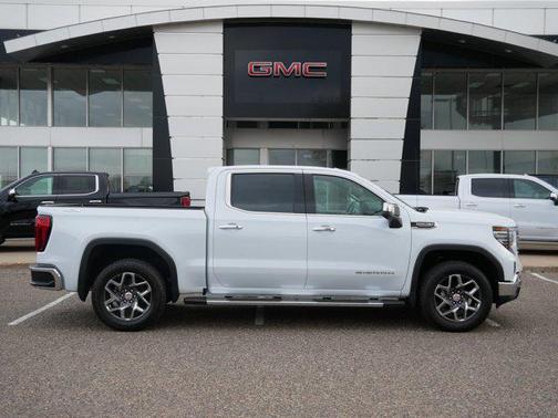 Glacier White Tricoat 2026 GMC Sierra 1500 SLT