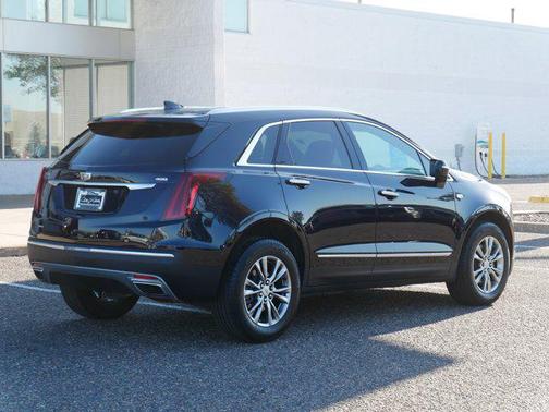 2022 Cadillac XT5 Premium Luxury